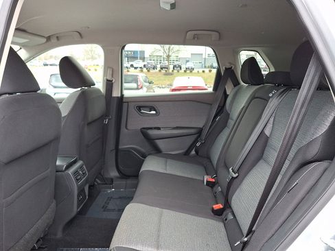 Used 2022 Nissan Rogue SV image 10