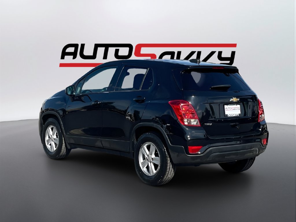 Used 2022 Chevrolet Trax LS w/ Tint and Cruise Package FWD image 5