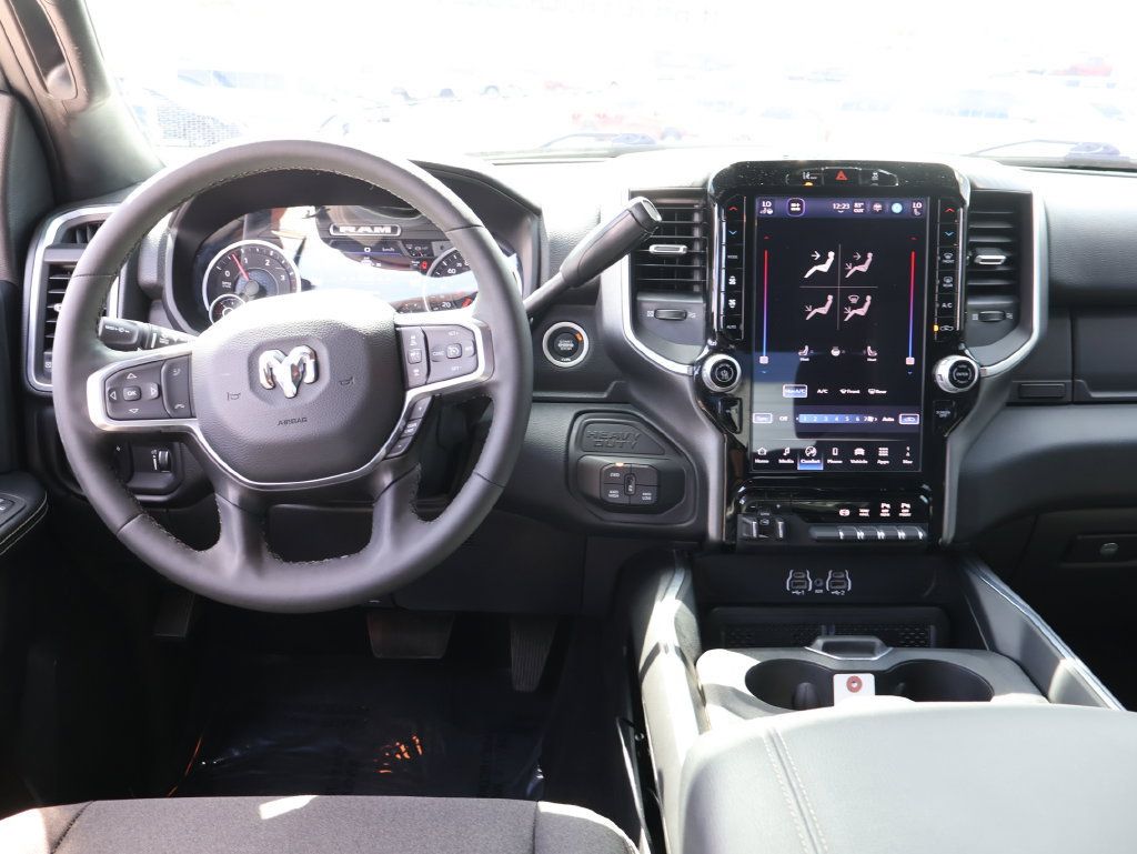Used 2025 RAM 3500 Big Horn AWD/4WD image 18
