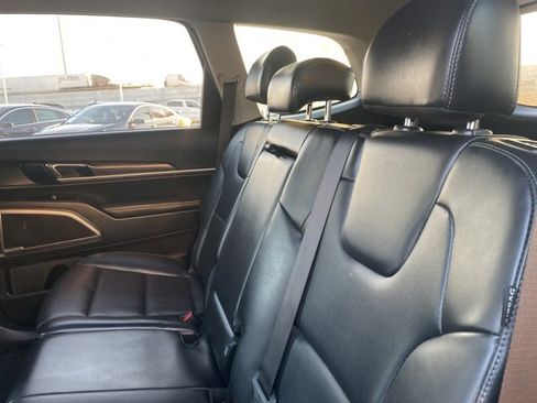 Used 2024 Kia Telluride LX image 9