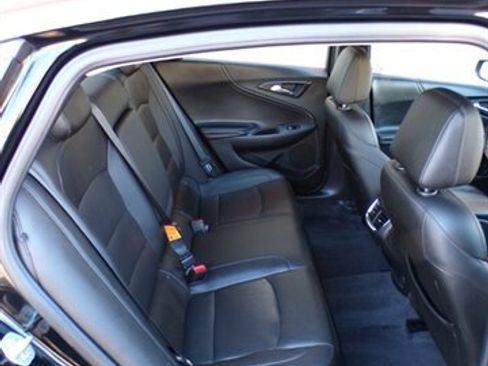 Used 2019 Chevrolet Malibu LT w/ Leather Package image 24