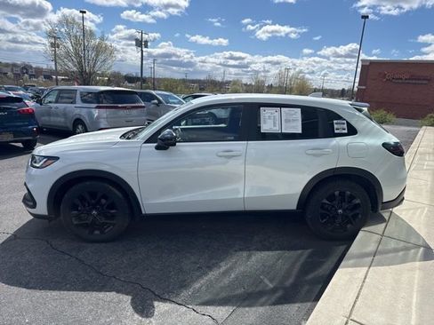 Used 2023 Honda HR-V Sport image 3