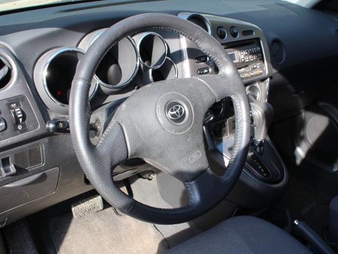 Used 2004 Toyota Matrix XR image 17