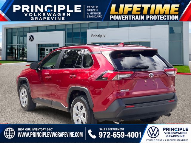 Used 2019 Toyota RAV4 LE FWD image 5
