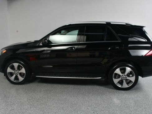 Used 2019 Mercedes-Benz GLE 400 4MATIC image 4