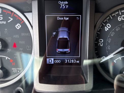 Used 2020 Toyota Tacoma TRD Pro image 34