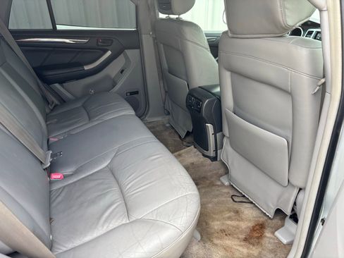 Used 2005 Toyota 4Runner Limited image 32