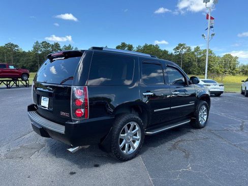 Used 2014 GMC Yukon Denali image 3