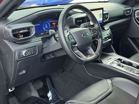 Used 2022 Ford Explorer ST image 12