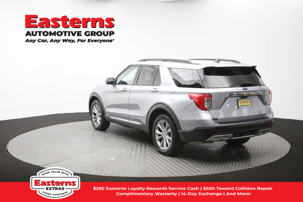 Used 2023 Ford Explorer XLT w/ Equipment Group 202A AWD/4WD image 67