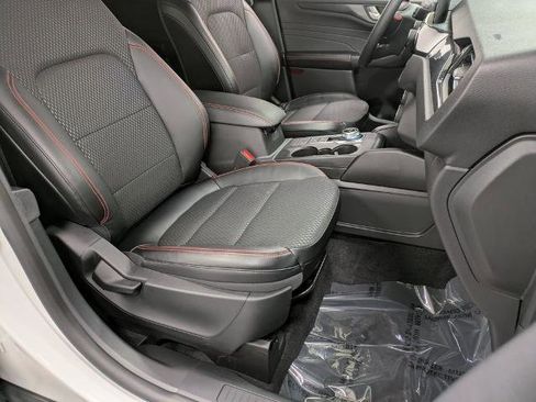 Certified 2025 Ford Escape ST-Line w/ Cold Weather Package image 28