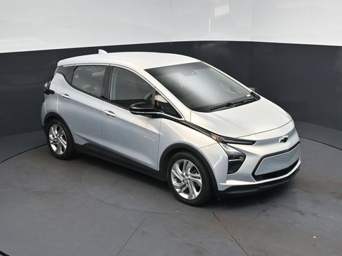 Used 2022 Chevrolet Bolt LT FWD image 36