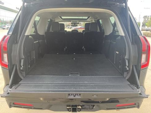 Used 2025 Ford Expedition Max Active RWD image 13