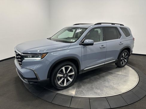 Used 2024 Honda Pilot Touring image 4