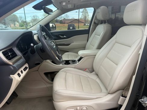 Used 2021 GMC Acadia Denali w/ Denali Technology Package FWD image 10