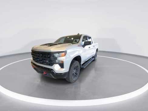 Used 2022 Chevrolet Silverado 1500 Custom Trail Boss AWD/4WD image 4