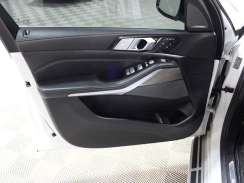 Used 2019 BMW X7 xDrive50i w/ Dynamic Handling Package image 21