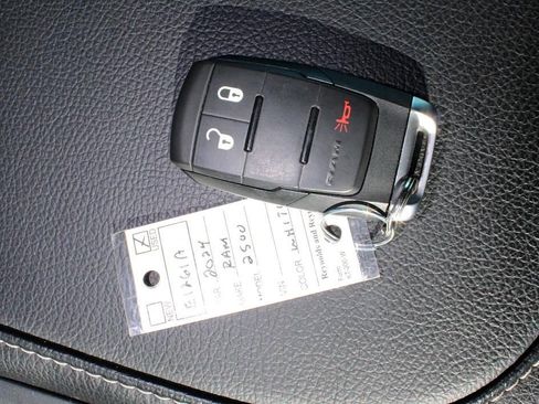 Used 2024 RAM 2500 Tradesman w/ Chrome Appearance Group image 30