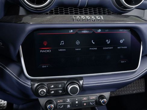 Used 2019 Ferrari Portofino image 37