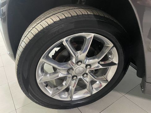 Used 2016 Jeep Grand Cherokee Summit image 12