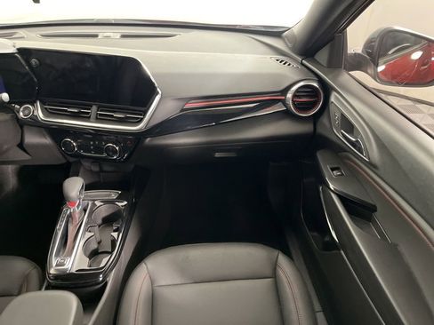 Certified 2025 Chevrolet Trax RS w/ Driver Confidence Package image 18