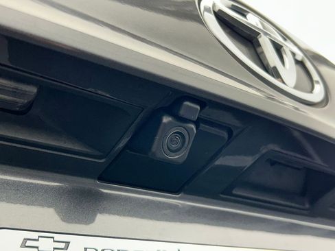 Used 2023 Toyota Highlander LE AWD/4WD image 39