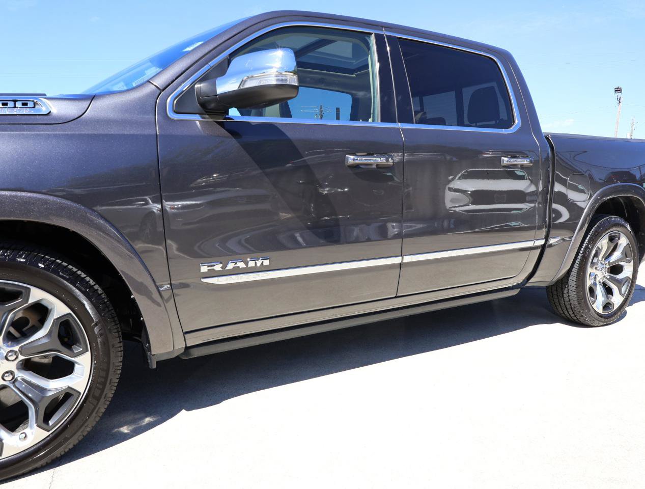 Used 2019 RAM 1500 Limited AWD/4WD image 35