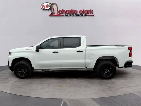 Used 2021 Chevrolet Silverado 1500 LT Trail Boss w/ Convenience Package II image 3