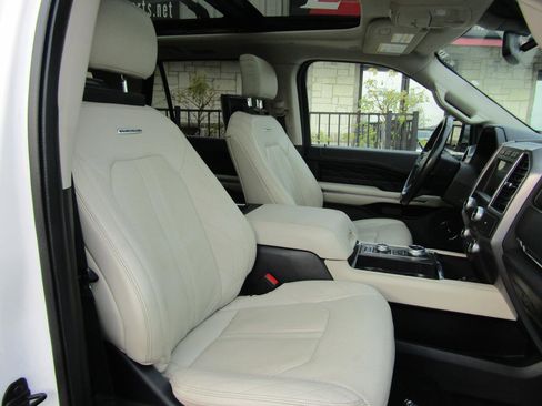 Used 2019 Ford Expedition Max Platinum image 13