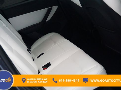 Used 2021 Tesla Model Y Long Range image 13