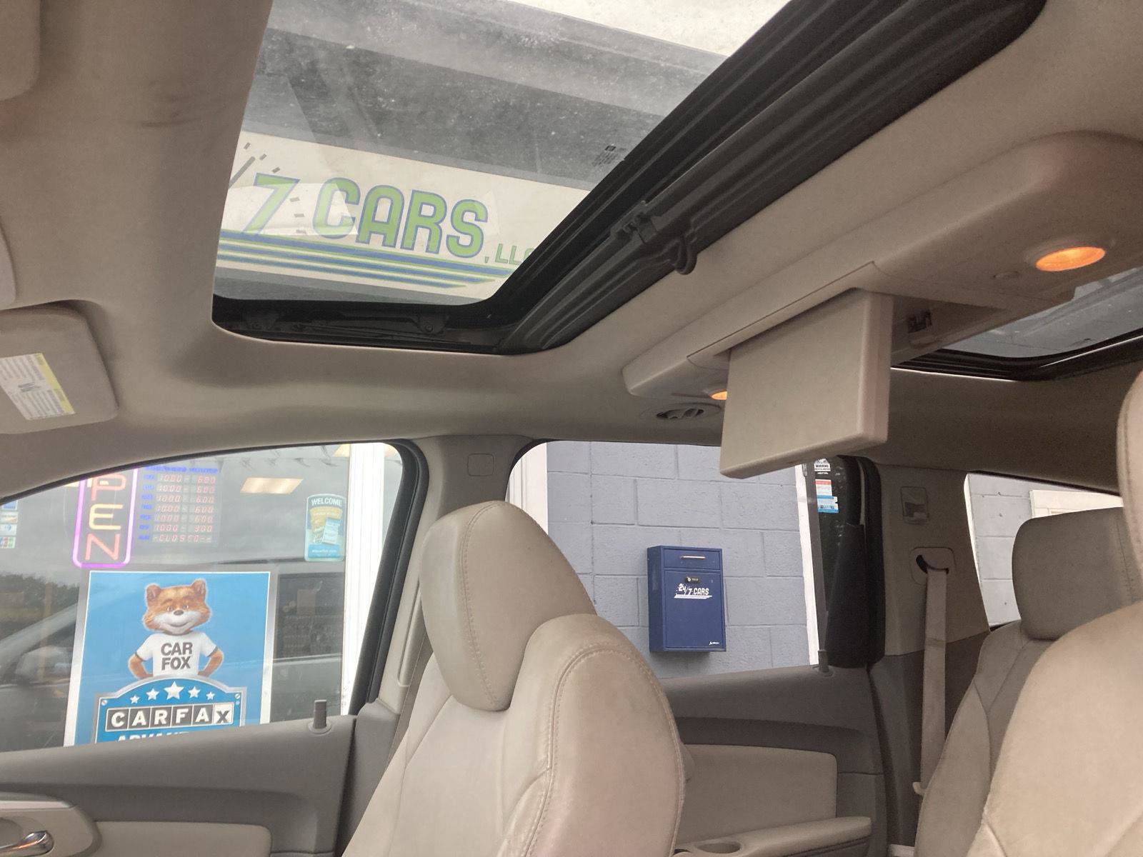 Used 2011 Chevrolet Traverse LT w/ Personal Connectivity Package AWD/4WD image 15