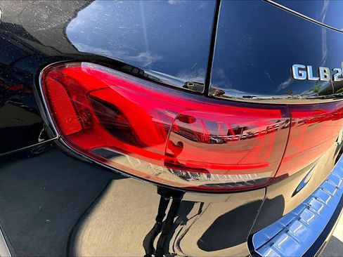 Used 2023 Mercedes-Benz GLB 250 image 28