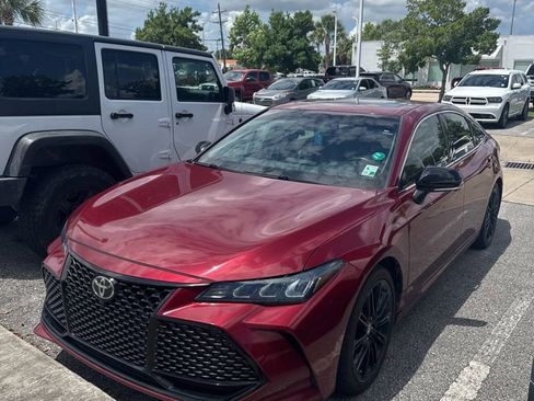 Used 2019 Toyota Avalon XSE FWD image 1