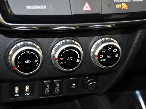 Used 2024 Mitsubishi Outlander Sport LE image 28