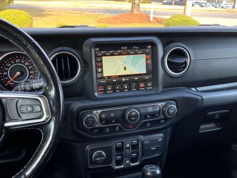 Used 2020 Jeep Wrangler Unlimited Sahara image 7