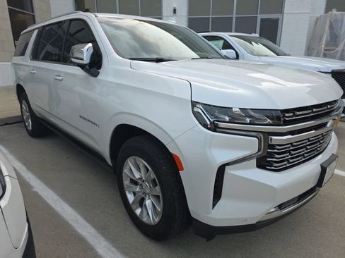 Used 2023 Chevrolet Suburban Premier AWD/4WD image 7