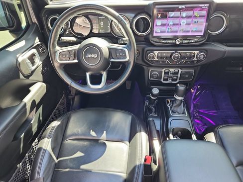 Used 2021 Jeep Wrangler Unlimited Sahara AWD/4WD image 4