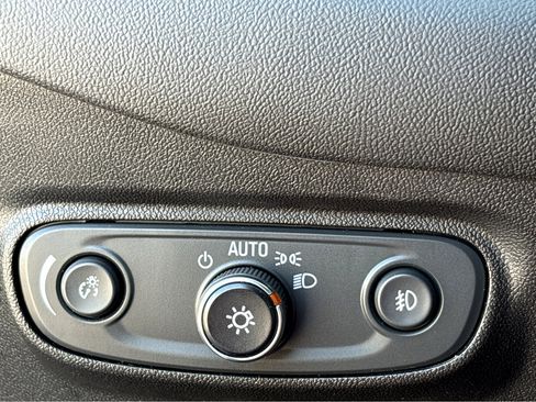 Used 2021 Chevrolet Equinox LT image 10