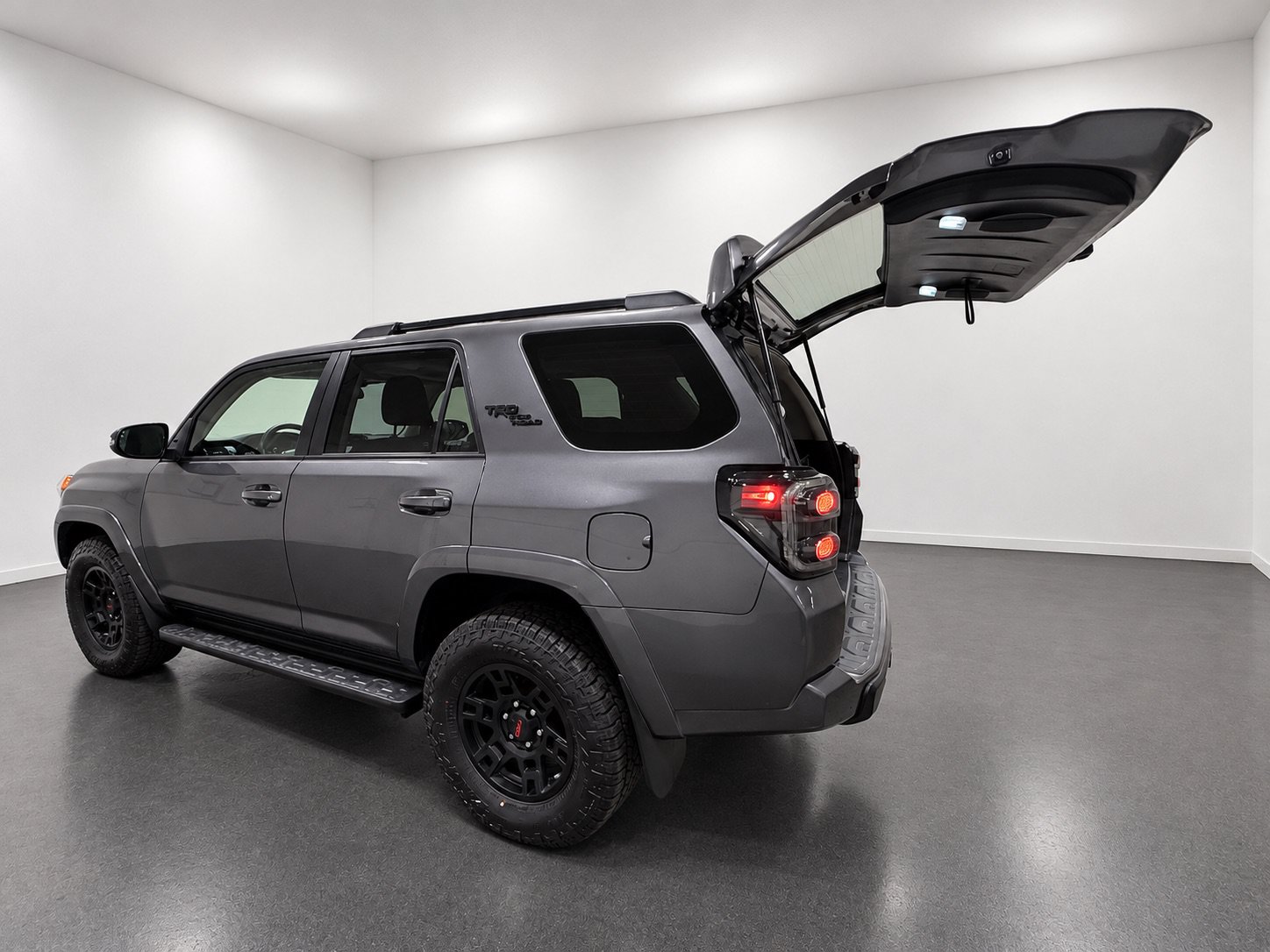 Used 2020 Toyota 4Runner TRD Off-Road Premium w/ Moonroof Package AWD/4WD image 19