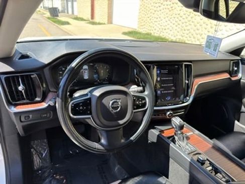 Used 2021 Volvo S60 T6 Momentum w/ Protection Package Premier AWD/4WD image 22