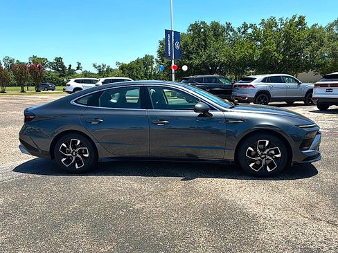 Used 2025 Hyundai Sonata SEL FWD image 9