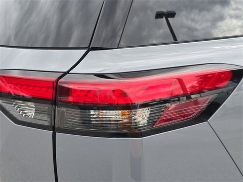 New 2025 Nissan Pathfinder Platinum w/ Black Appearance Package image 11