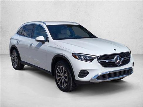 Certified 2023 Mercedes-Benz GLC 300 image 3