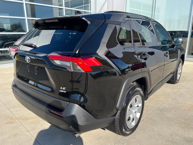 Used 2021 Toyota RAV4 LE AWD/4WD image 7