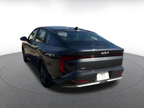 Used 2025 Kia K4 LXS image 11