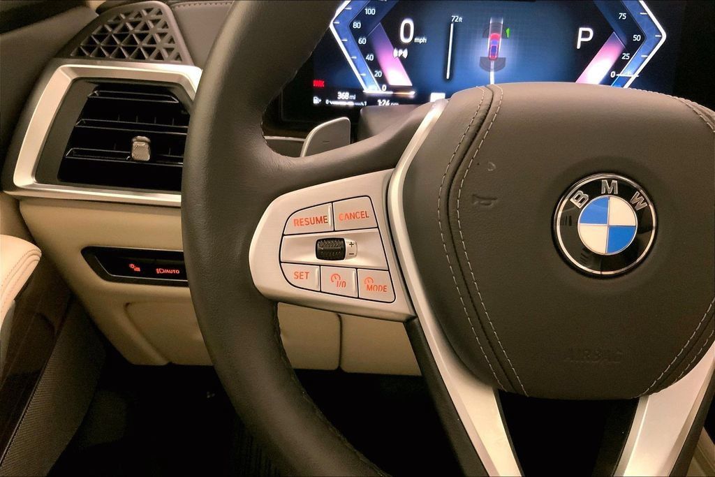 Used 2026 BMW X7 xDrive40i w/ Premium Package AWD/4WD image 18