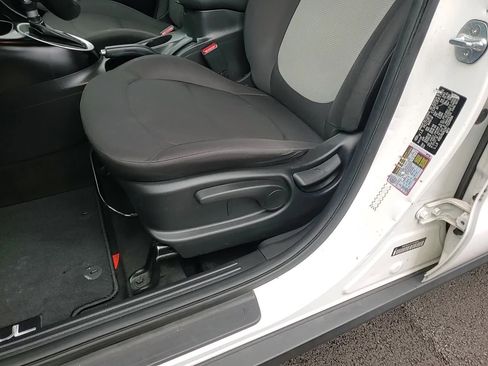 Used 2015 Kia Soul Base image 12