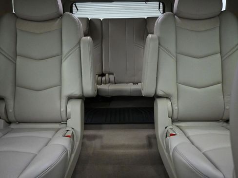 Used 2019 Cadillac Escalade Premium Luxury AWD/4WD image 33