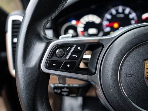 Used 2021 Porsche Cayenne Base image 18
