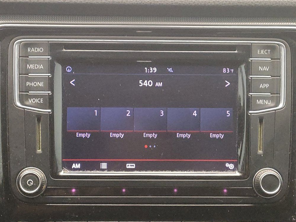 Used 2018 Volkswagen Passat 2.0T SE FWD image 25